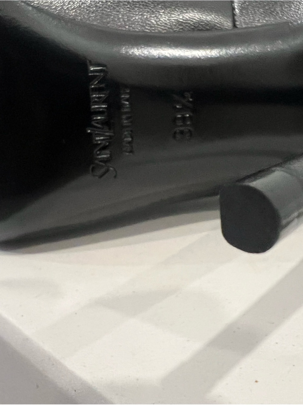 SAINT LAURENT ÉLYSÉE 105 PUMPS – BLACK LEATHER - Picture 9 of 9